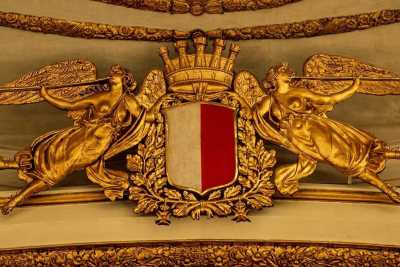 Bari e il suo stemma bianco-rosso. L'origine? Nel IX secolo, con la dominazione saracena